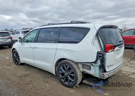 2018 Chrysler Pacifica Touring L Plus z USA, uszkodzony, nr VIN 2C4RC1EG4JR168273